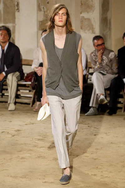 Look 17